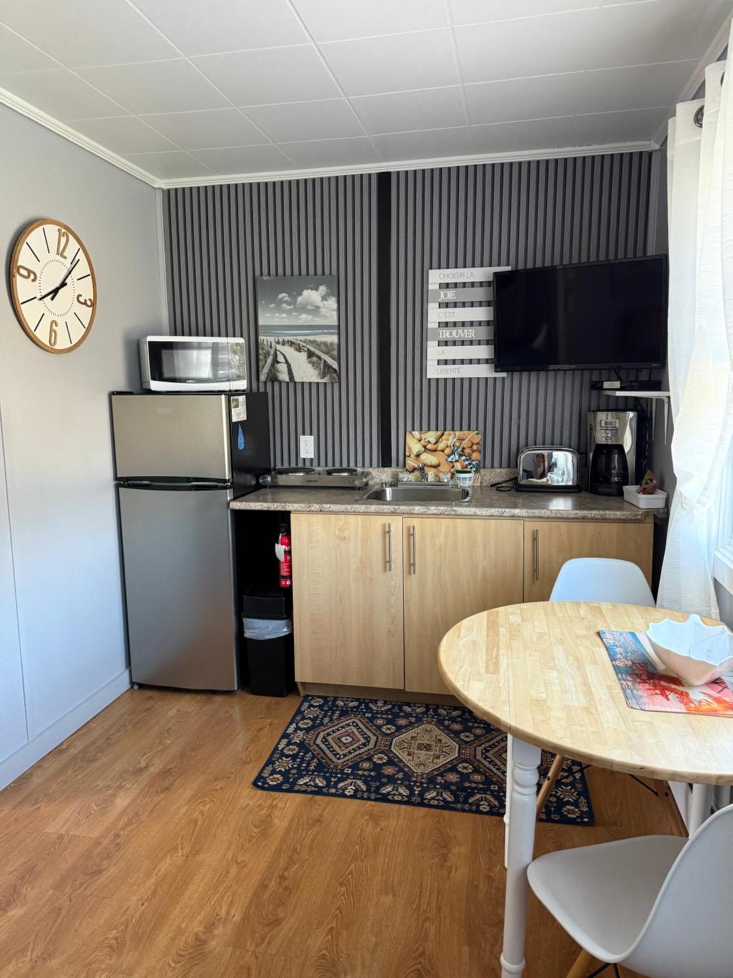 Motel Le Repos แปร์เซ ภายนอก รูปภาพ